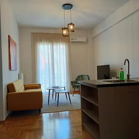 Gaya - The Yellow Apartment Athens